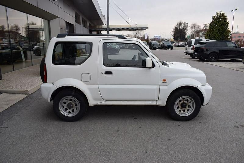 Usata Suzuki Jimny 86 CV (63 kW) 2010 Bianco SUV