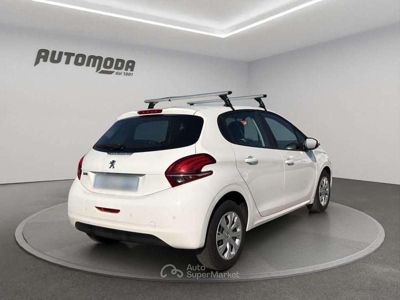Usata Peugeot 208 Active 102 CV (75 kW) 2020 Bianco pastello Utilitaria