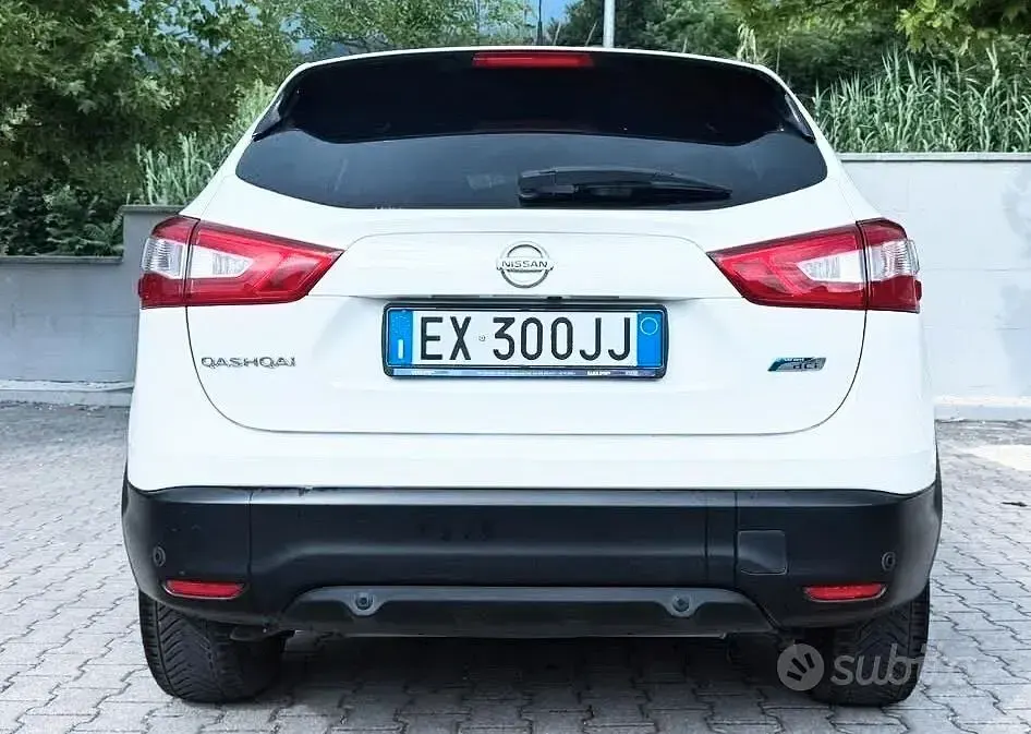 Usata Nissan Qashqai Tekna 110 CV (80 kW) 2014 Bianco SUV