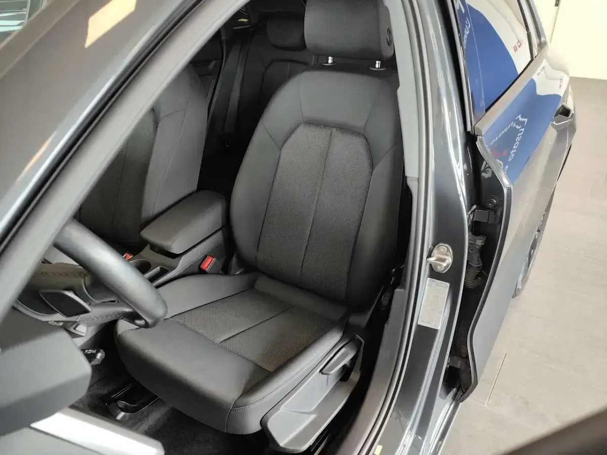 Usata Audi A3 150 CV (110 kW) 2023 Grigio Berlina