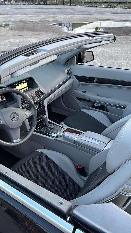 Usata Mercedes E220 Avantgarde 170 CV (125 kW) 2010 Nero Cabrio