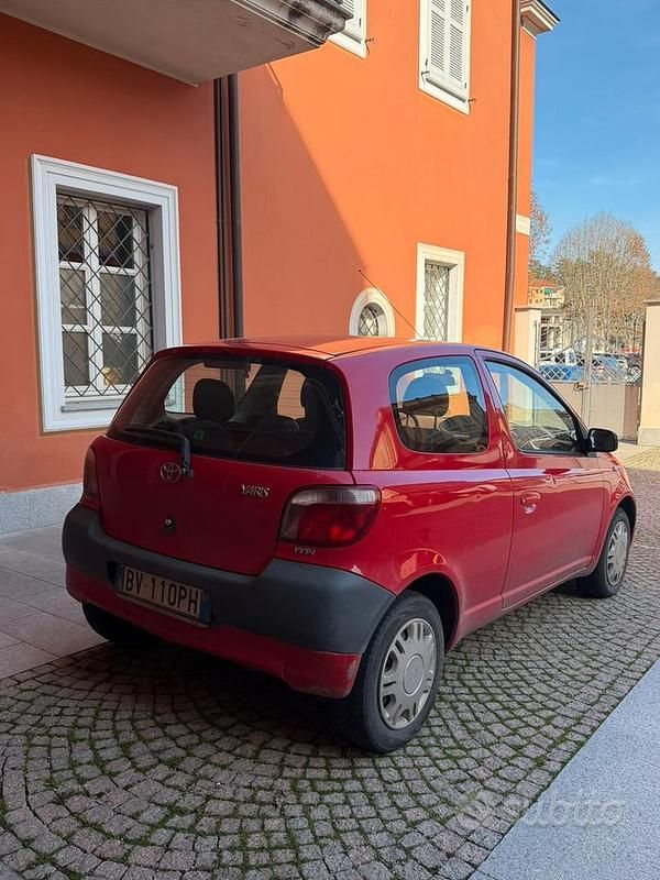 Usata Toyota Yaris 68 CV (50 kW) 2001 Berlina