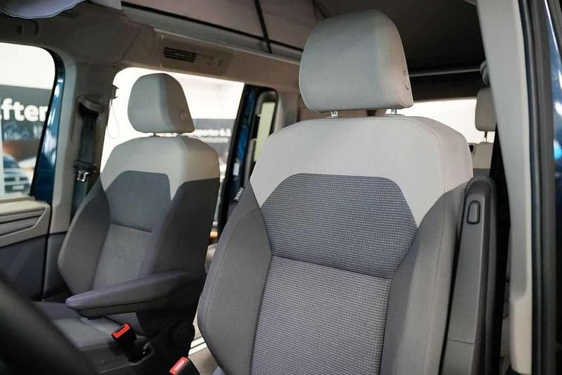 Usata VW California Beach 150 CV (110 kW) 2024 Starlight blue Furgone