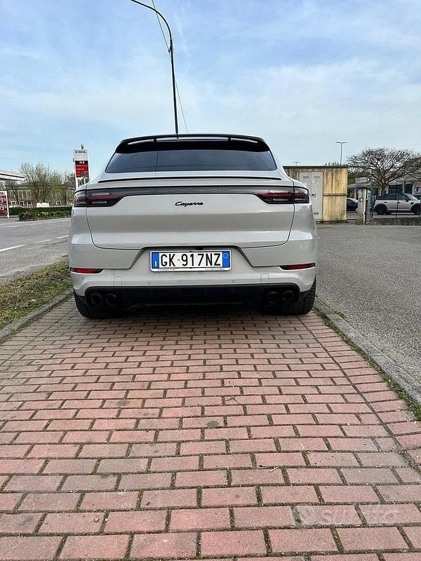 Usata Porsche Cayenne Platinum Edition 440 CV (323 kW) 2022 Grigio SUV