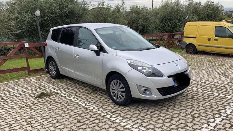 Usata 2011 Renault Scénic Monovolume | 5100 € (Buon prezzo) - Immagine 1/3