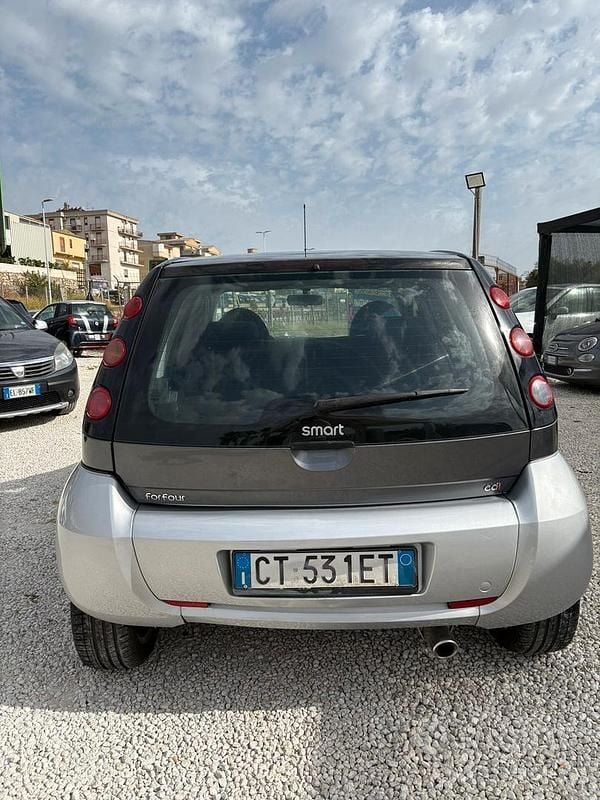 Usata Smart ForFour Passion 95 CV (69 kW) 2005 Grigio Utilitaria