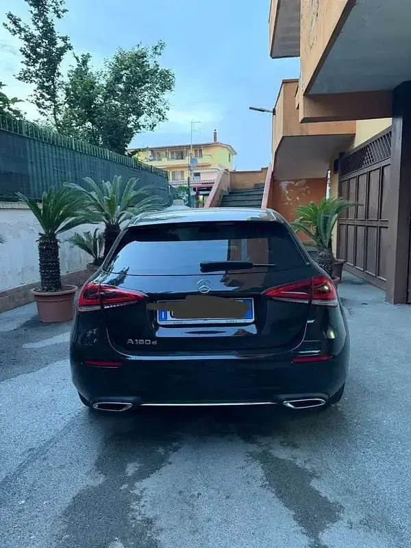 Usata Mercedes A180 116 CV (85 kW) 2021 Nero Berlina