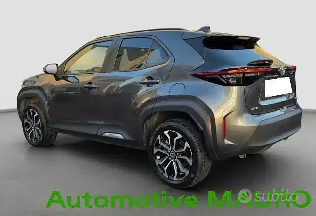 Usata Toyota Yaris Cross Trend 92 CV (67 kW) 2023 Grigio SUV