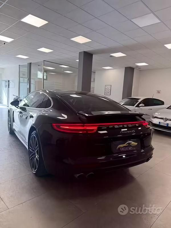 Usata Porsche Panamera 4S Diesel 422 CV (310 kW) 2017 Nero Utilitaria