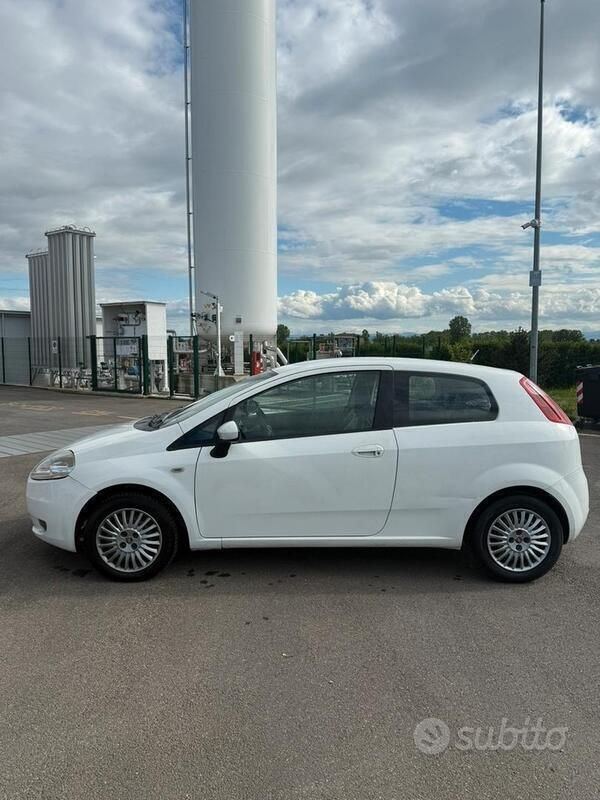 Usata Fiat Punto 75 CV (55 kW) 2009 Utilitaria