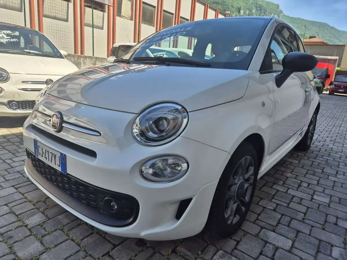 Begagnad Fiat 500 Connect 70 HK (51 kW) 2022 Vit Sedan