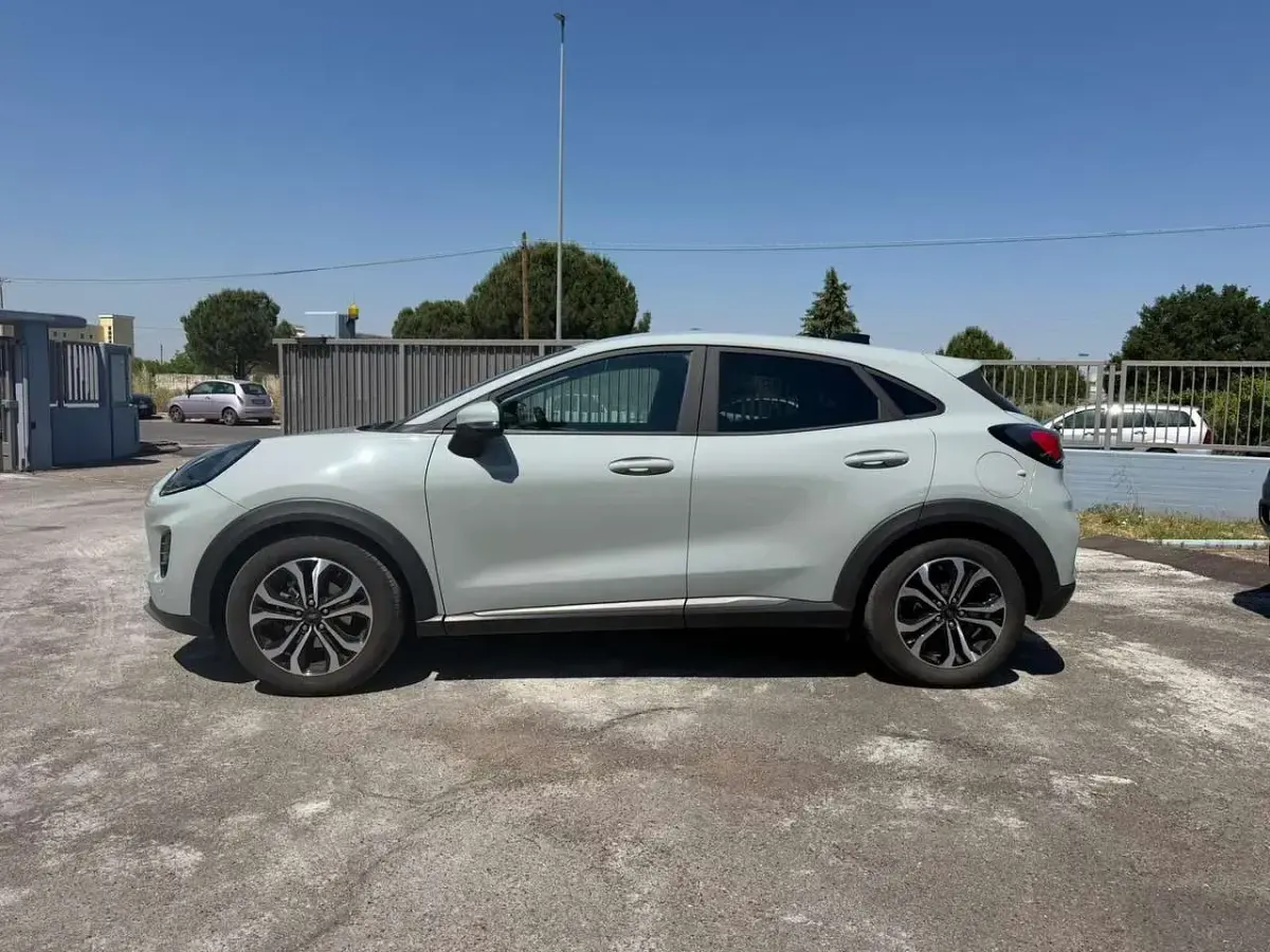 Usata Ford Puma Titanium 125 CV (91 kW) 2024 Cactus gray SUV