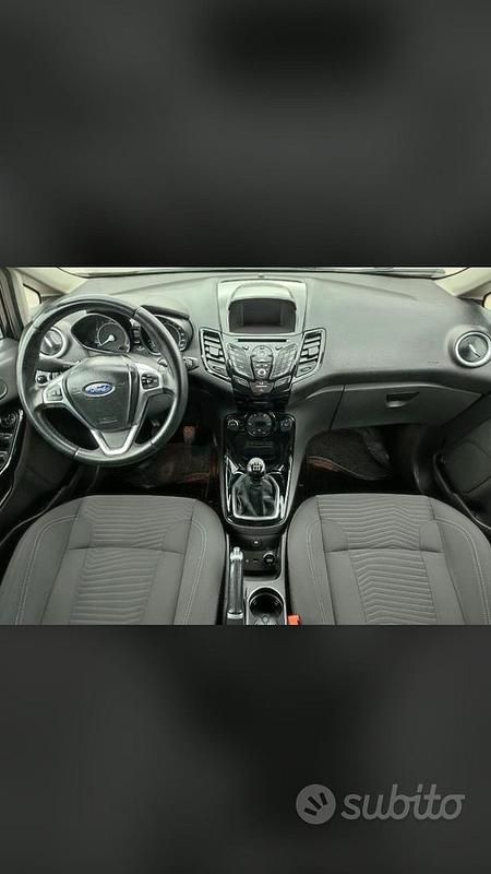 Usata Ford Fiesta Titanium 92 CV (67 kW) 2015 Nero Utilitaria