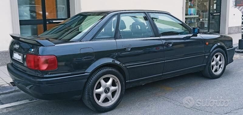 Usata Audi 80 Competition 140 CV (102 kW) 1994 Nero Berlina