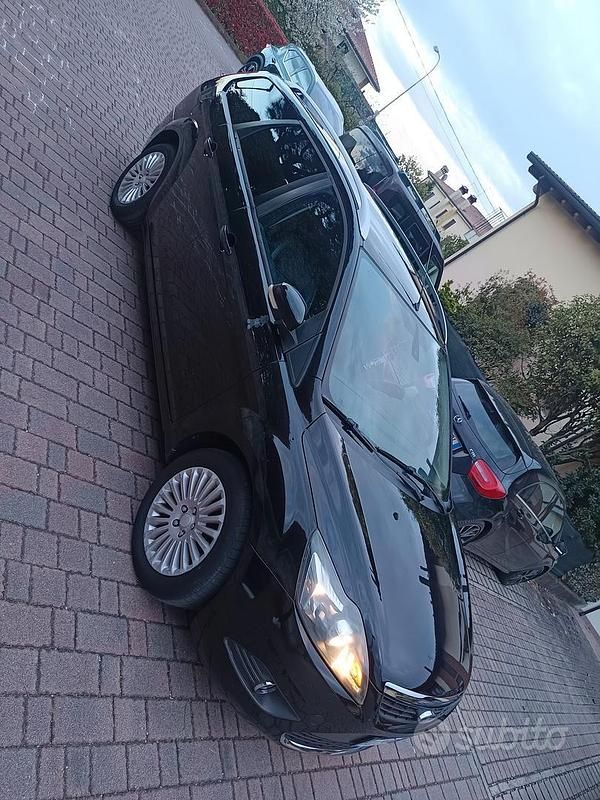 Usata Ford Focus 90 CV (66 kW) 2009 Nero Station wagon