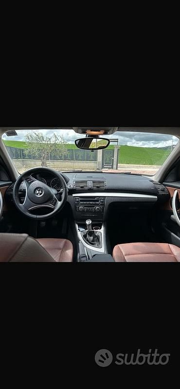 Usata BMW 118 143 CV (105 kW) 2010 Bianco Utilitaria