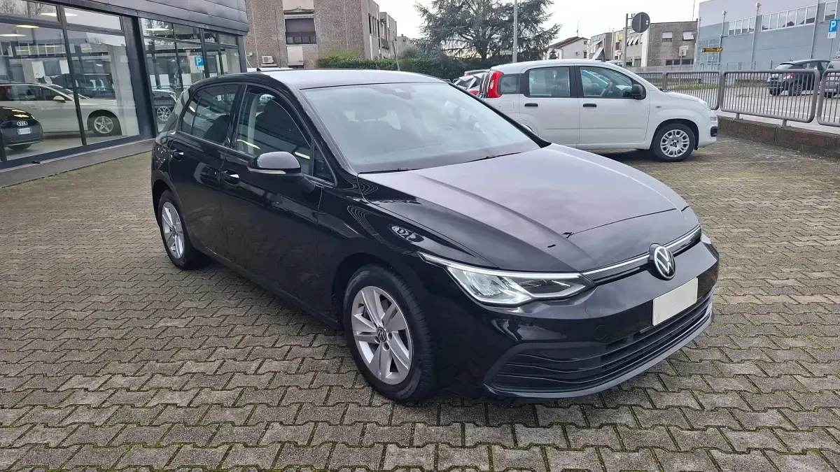 Usata VW Golf VIII Life 150 CV (110 kW) 2020 Nero Berlina