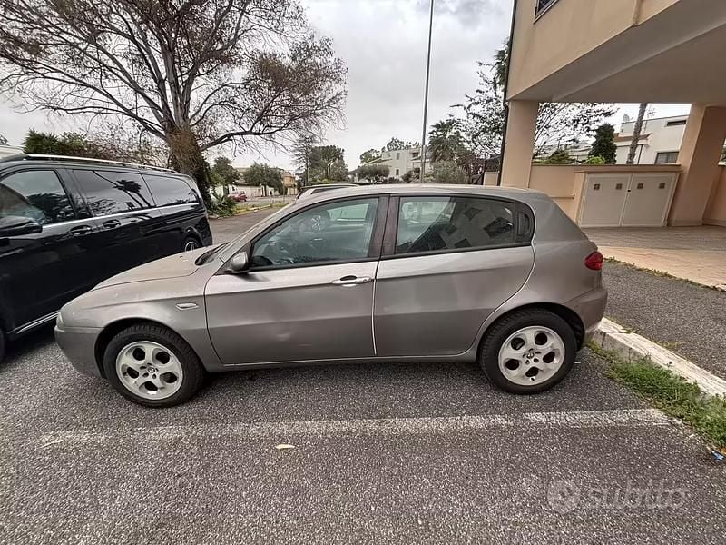 Usata Alfa Romeo 147 2007 Grigio Utilitaria