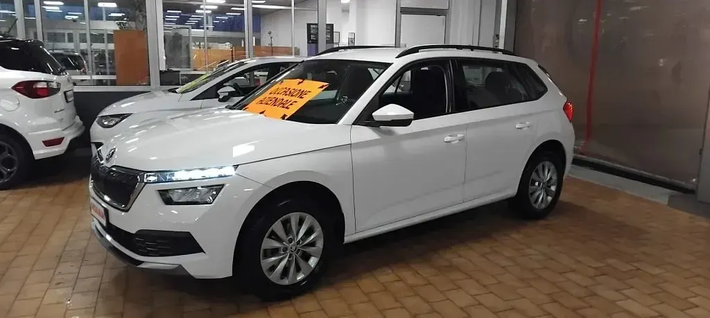Usata Skoda Kamiq Ambition 95 CV (69 kW) 2022 Bianco magnolia / pastello SUV