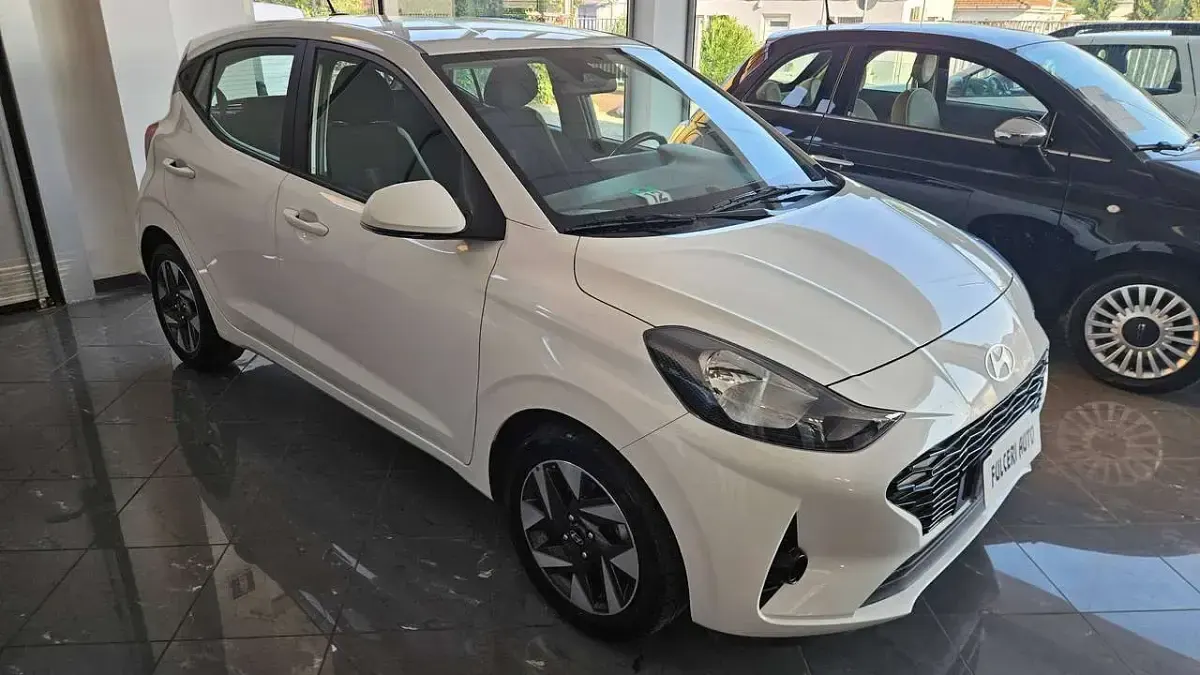 Usata Hyundai i10 67 CV (49 kW) 2024 Bianco Utilitaria