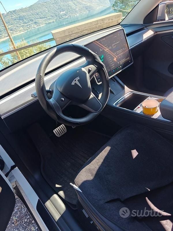 Usata Tesla Model Y Performance 392 kW (534 CV) 2022 Bianco SUV