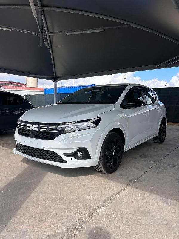 Usata Dacia Sandero Journey 91 CV (66 kW) 2025 Bianco Berlina
