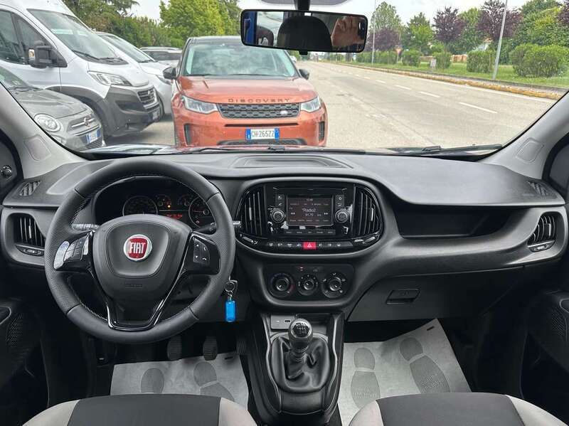 Usata Fiat Doblò Lounge 120 CV (88 kW) 2018 Blu/azzurro Monovolume