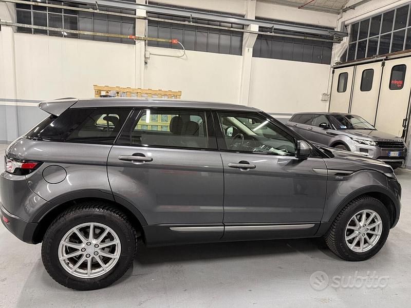 Begagnad Land Rover Range Rover evoque Dynamic 149 HK (109 kW) 2015 Grå SUV