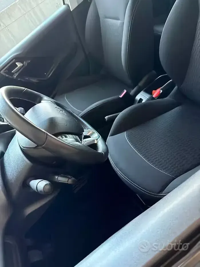 Usata Peugeot 208 75 CV (55 kW) 2020 Bianco Utilitaria
