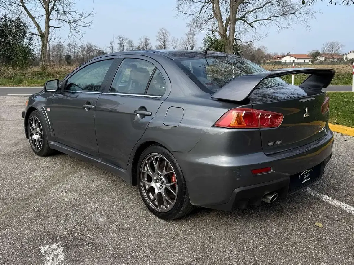 Usata Mitsubishi Lancer Evolution 295 CV (216 kW) 2008 Grigio Berlina