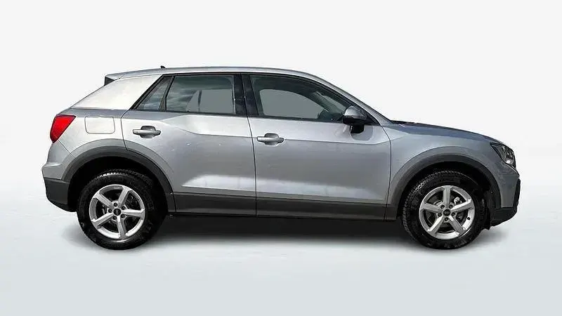 Usata Audi Q2 Business 116 CV (85 kW) 2021 Argento SUV