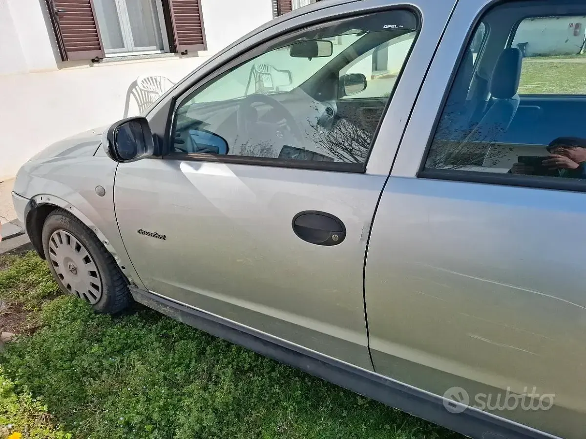 Usata Opel Corsa 60 CV (44 kW) 2004 Grigio Utilitaria