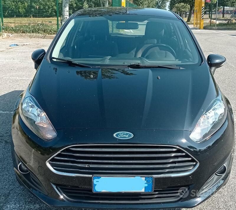 Usata Ford Fiesta 97 CV (71 kW) 2014 Nero Utilitaria