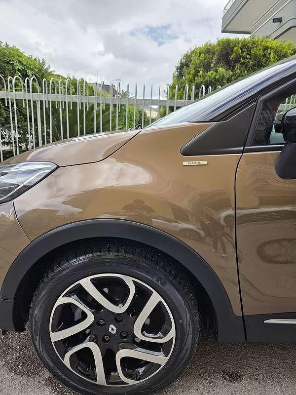 Usata Renault Captur Iconic 90 CV (66 kW) 2016 SUV