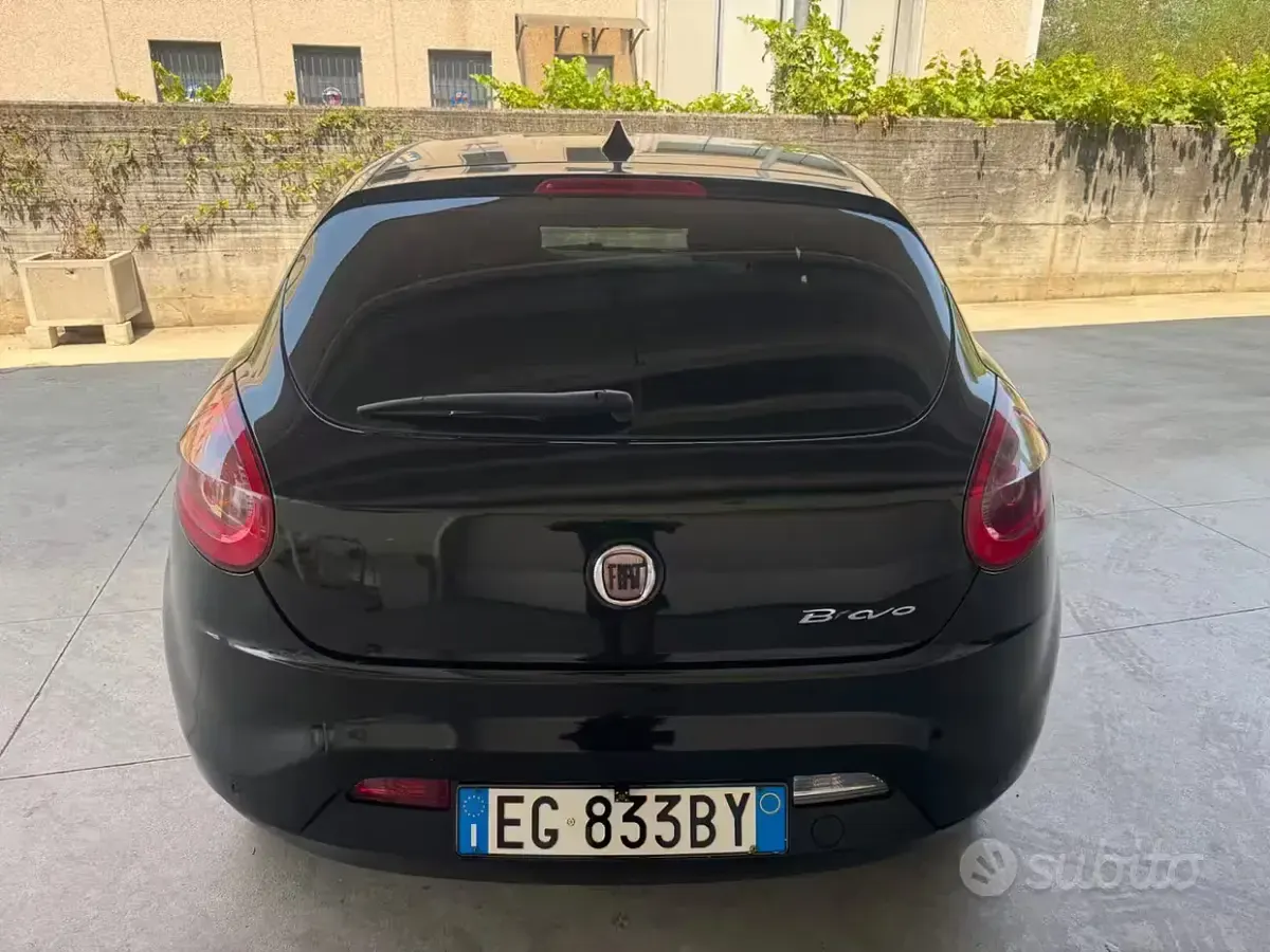 Usata Fiat Bravo Dynamic 120 CV (88 kW) 2011 Nero Utilitaria