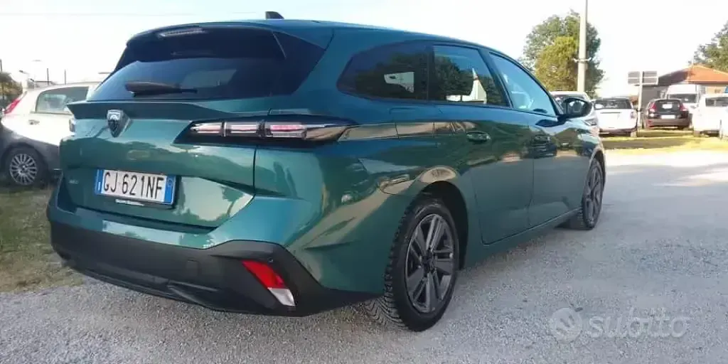 Usata Peugeot 308 Allure 131 CV (96 kW) 2022 Verde Station wagon
