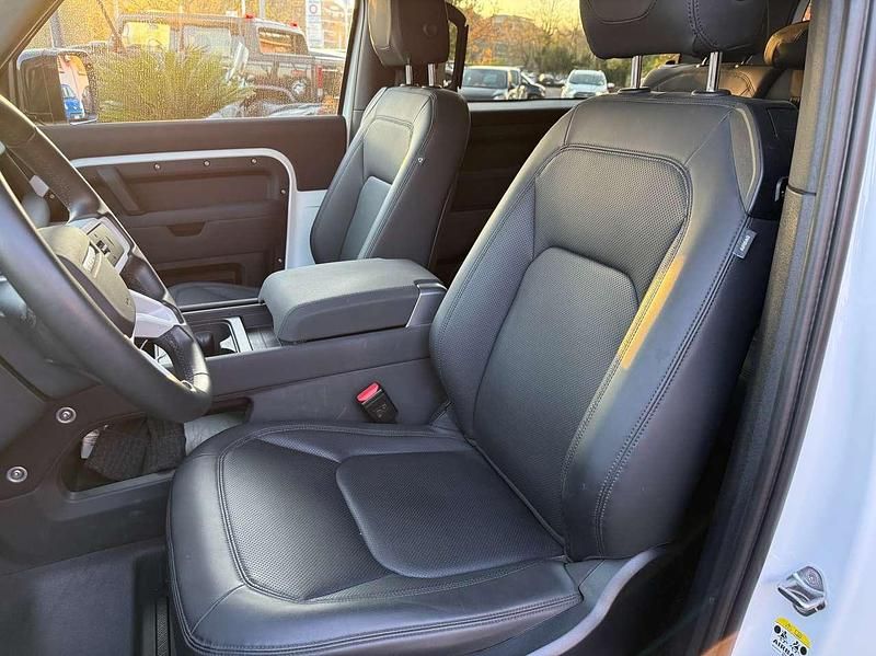 Usata Land Rover Defender SE 249 CV (183 kW) 2023 Bianco SUV