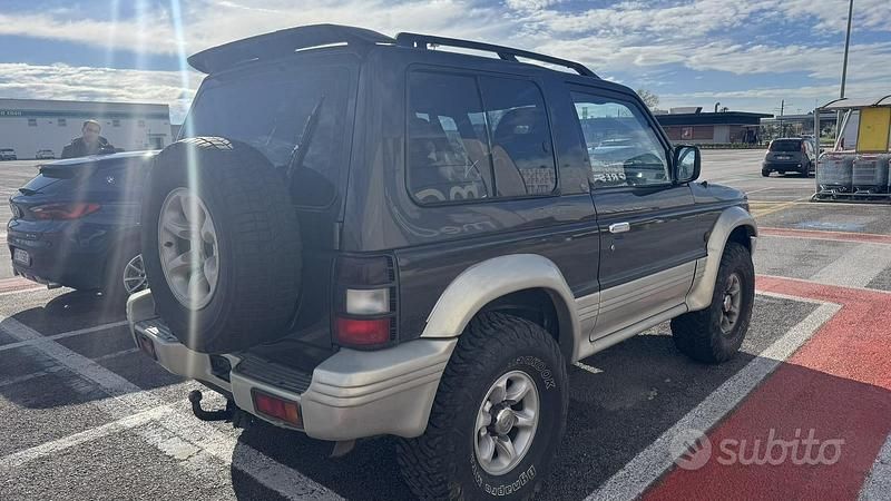 Usata Mitsubishi Pajero 1995 Grigio SUV