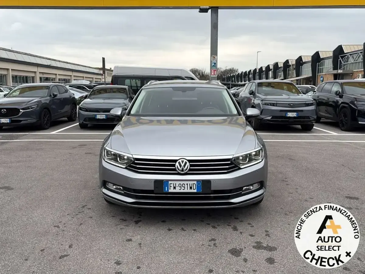 Usata VW Passat Executive 150 CV (110 kW) 2019 Grigio Station wagon