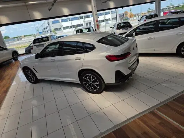 Usata BMW X4 M Sport 184 CV (135 kW) 2024 Bianco SUV