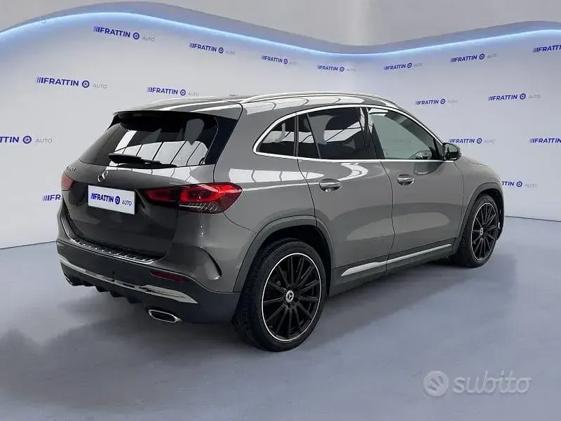 Usata Mercedes GLA180 Premium 116 CV (85 kW) 2020 Grigio scuro SUV