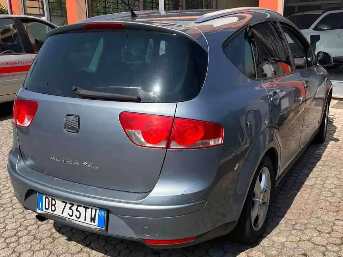 Usata Seat Altea XL Stylance 102 CV (75 kW) 2007 Blu/azzurro Monovolume