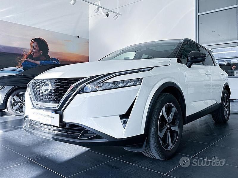 Usata Nissan Qashqai N-Connecta 140 CV (102 kW) 2022 Bianco tetto nero SUV