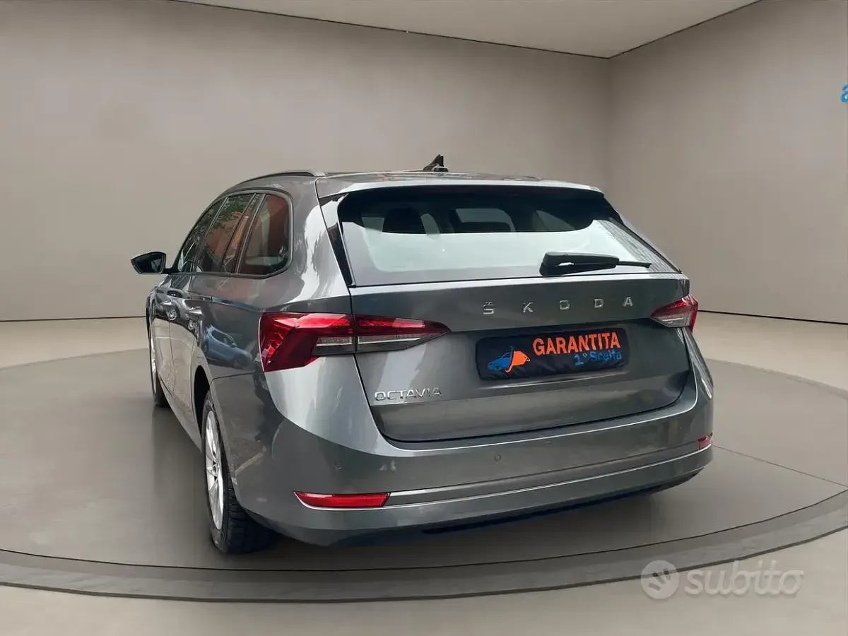Usata Skoda Octavia 116 CV (85 kW) 2023 Grigio Station wagon