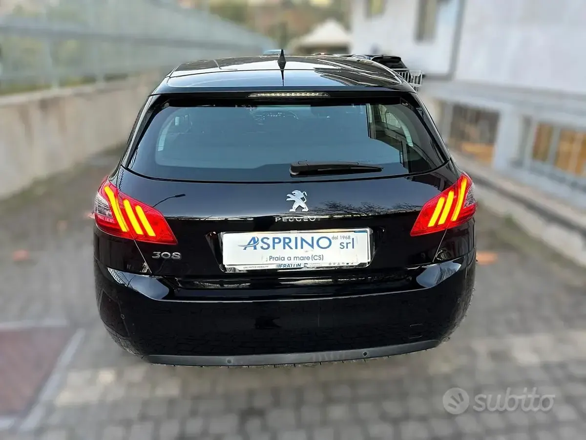 Usata Peugeot 308 Business-Line 131 CV (96 kW) 2021 Nero Berlina