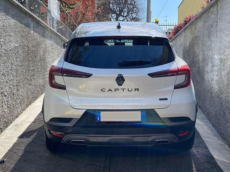 Usata Renault Captur Engineered 92 CV (67 kW) 2023 Bianco SUV