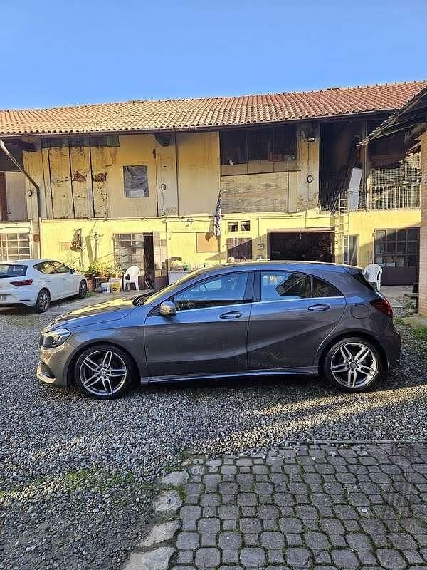 Usata Mercedes A180 Premium 122 CV (89 kW) 2017 Berlina