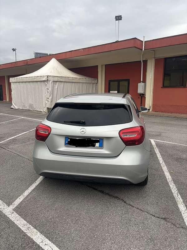 Usata Mercedes A180 Business 109 CV (80 kW) 2016 Berlina