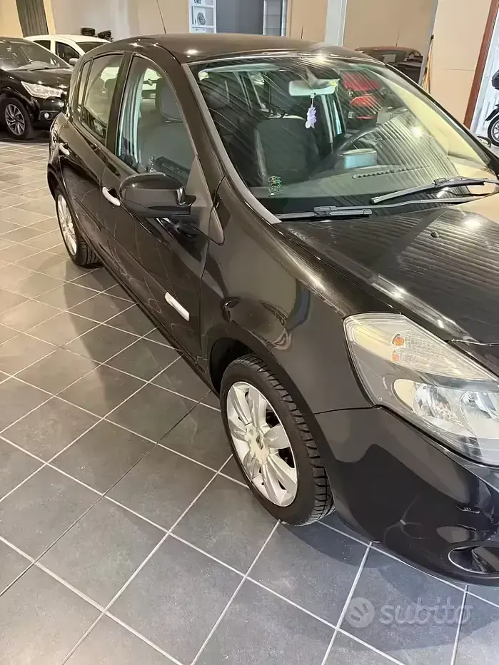 Usata Renault Clio II 85 CV (62 kW) 2009 Nero Berlina