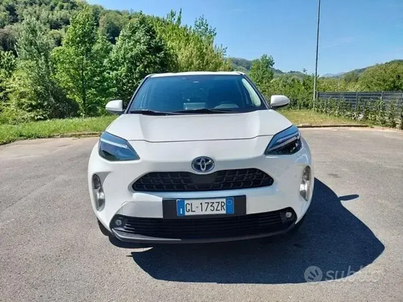 Usata Toyota Yaris Cross Business Edition 116 CV (85 kW) 2022 Bianco SUV